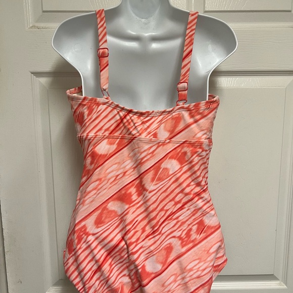 COCO CONTOURS Marbled Shaper One Piece Swimsuit - Picture 7 of 8